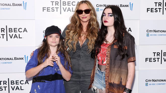 Should your kids edit your steamy pictures? ‘Sopranos’ star Drea de Matteo thinks it’s OK