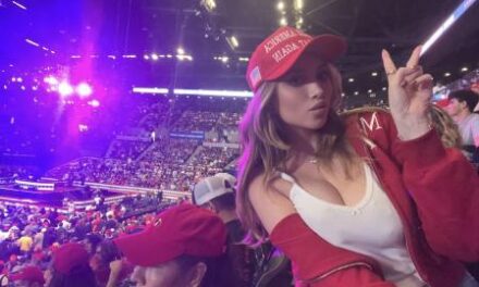 UNCENSORED | Watch OnlyFans model Ava Louise flash Donald Trump at his Long Island rally