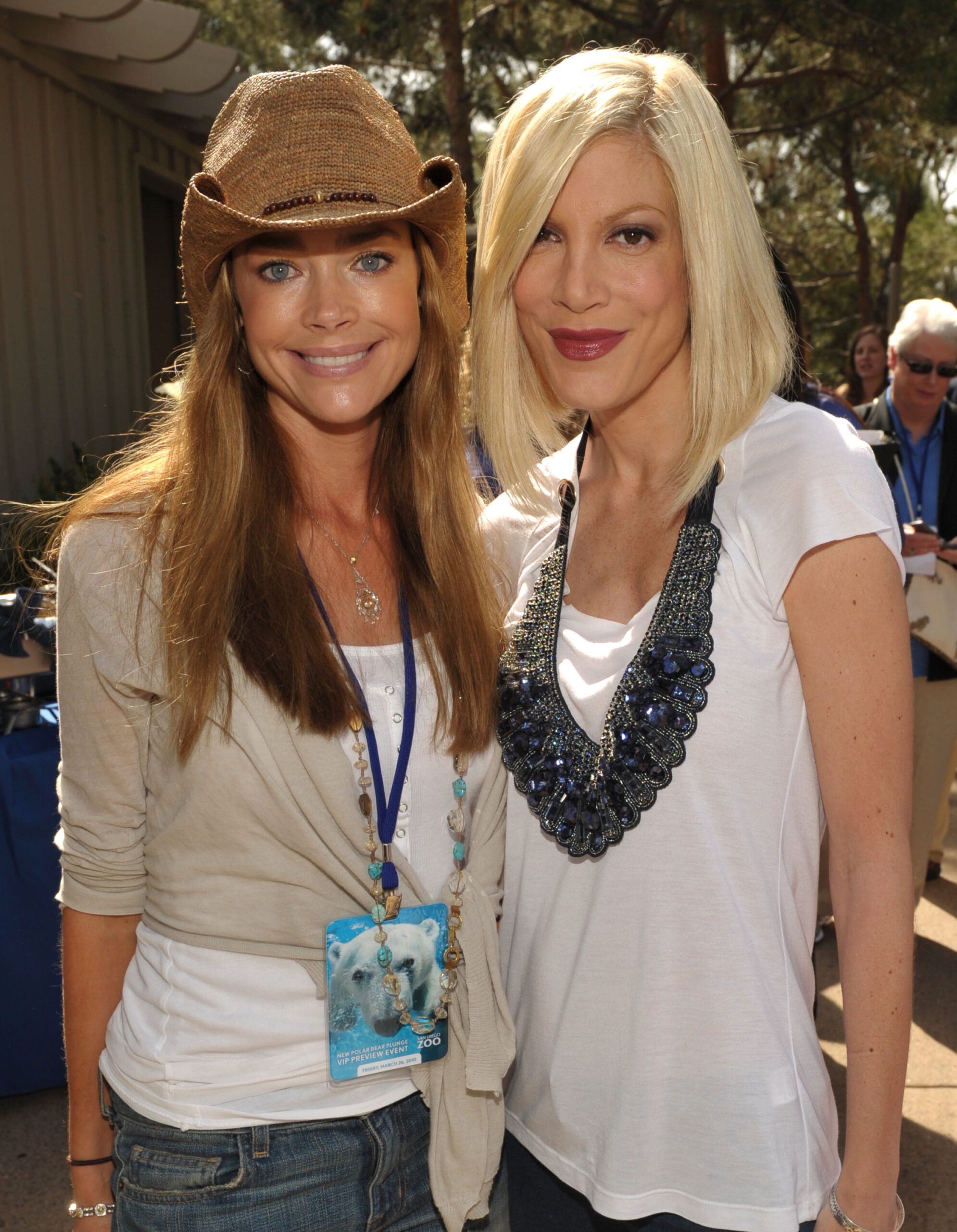 SAN DIEGO - MARCH 26:  Actresses Denise Richards and Tori Spelling attend the launch of the Polar Bear Plunge at the World Famous San Diego Zoo on March 26, 2010 in San Diego, California.  ()