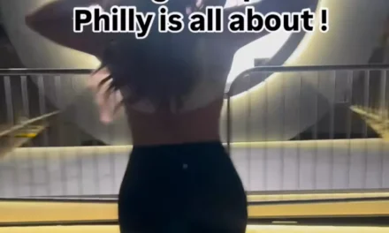 OnlyFans model goes viral again for flashing Philadelphia portal months after New York-Dublin stunt