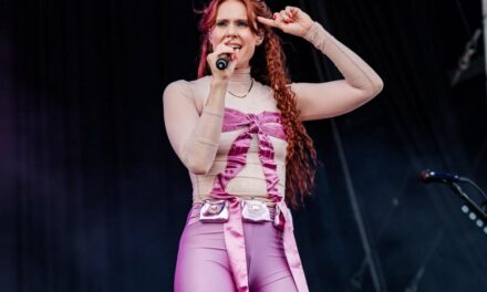 Kate Nash selling butt pictures on OnlyFans to help with tour costs