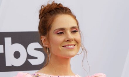 Kate Nash says selling photos of her bum on OnlyFans paid for an extra tour crew member