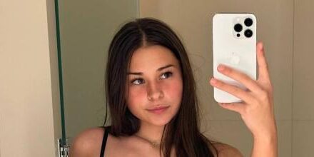 Top 10 sexiest mirror selfies of OnlyFans beauty Sophie Rain