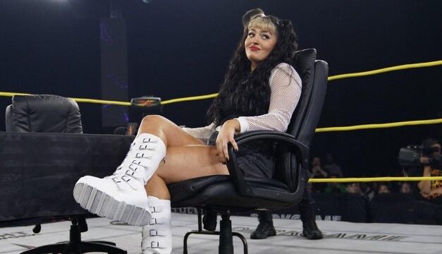 Steph De Lander Claps Back At Fan Trying To Shame Wrestlers On OnlyFans