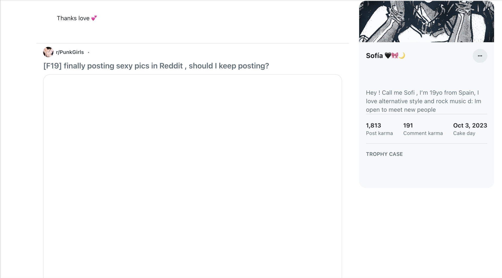 Screenshot of a Reddit post in r/PunkGirls from user “Sofía 🖤🎀🌙” with the title “[F19] finally posting sexy pics in Reddit , should I keep posting?