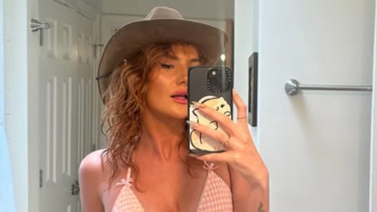 OnlyFans star Annie Charlotte embraces her rare condition, uterus didelphys, which gives her two vaginas and cervixes.(annieecharlotte/instagram) OnlyFans star Annie Charlotte embraces her rare condition, uterus didelphys, which gives her two vaginas and cervixes.(annieecharlotte/instagram)